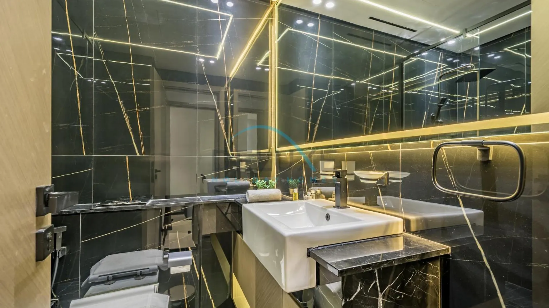 Chic 1Br Apartment In Binghatti Luna By Deluxe Holiday Homes Dubai