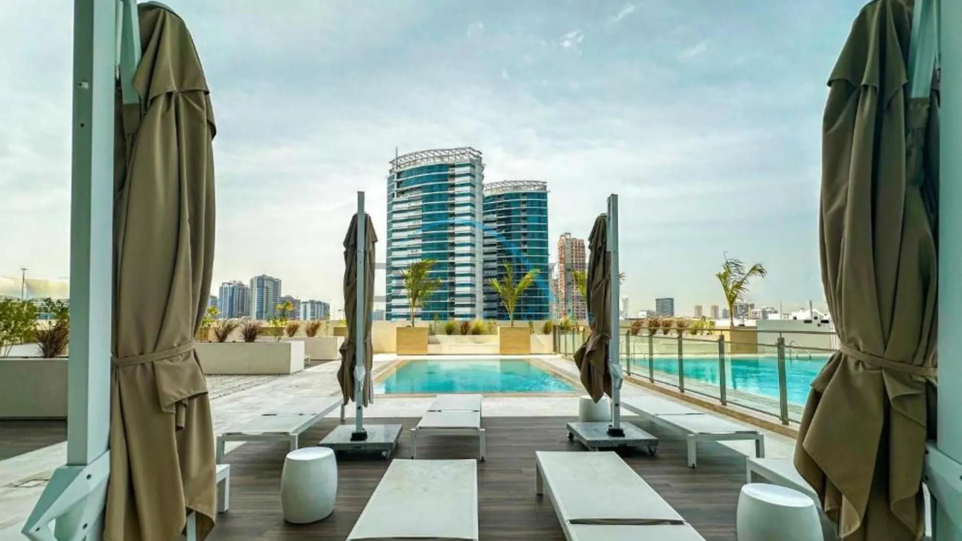 Chic 1Br Apartment In Binghatti Luna By Deluxe Holiday Homes Dubaj