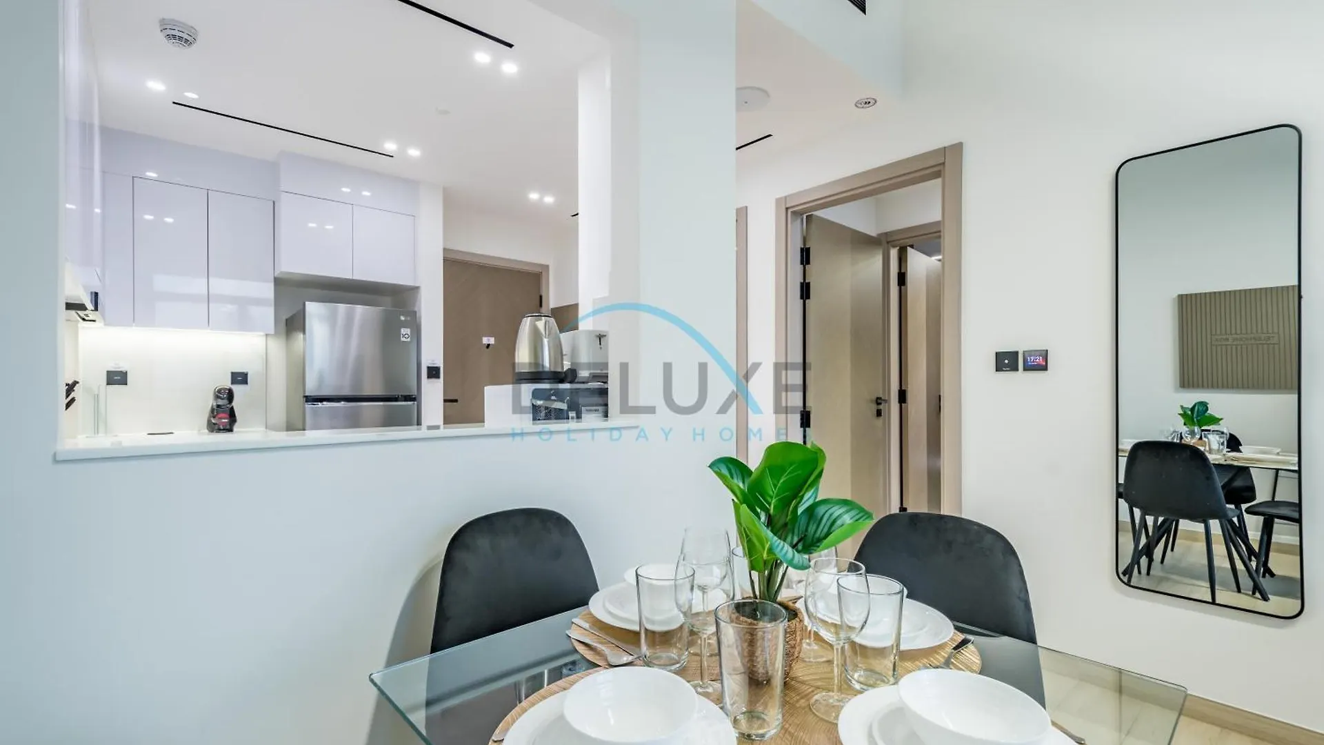 Chic 1Br Apartment In Binghatti Luna By Deluxe Holiday Homes Dubaj